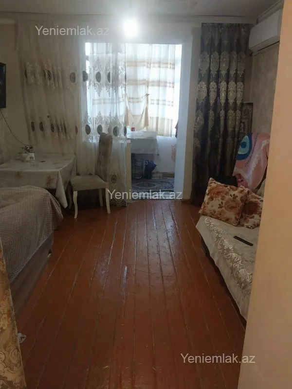 Satılır 1 otaqlı köhnə tikili 20 m²