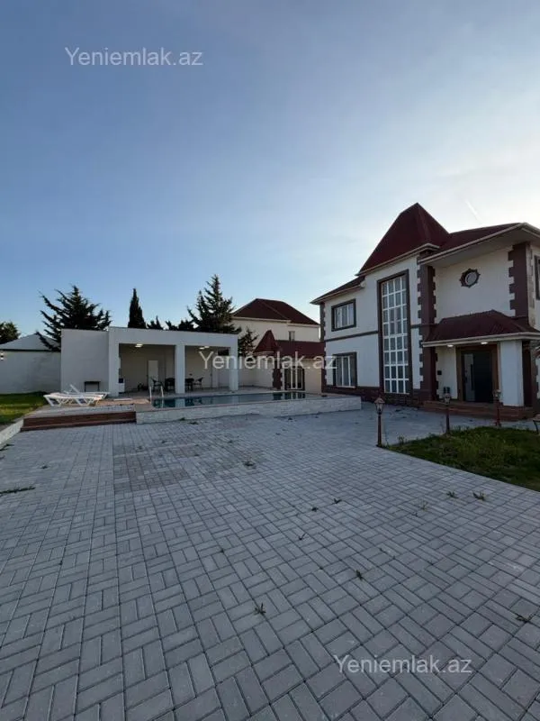 Satılır 6 otaqlı həyət evi 220 m²