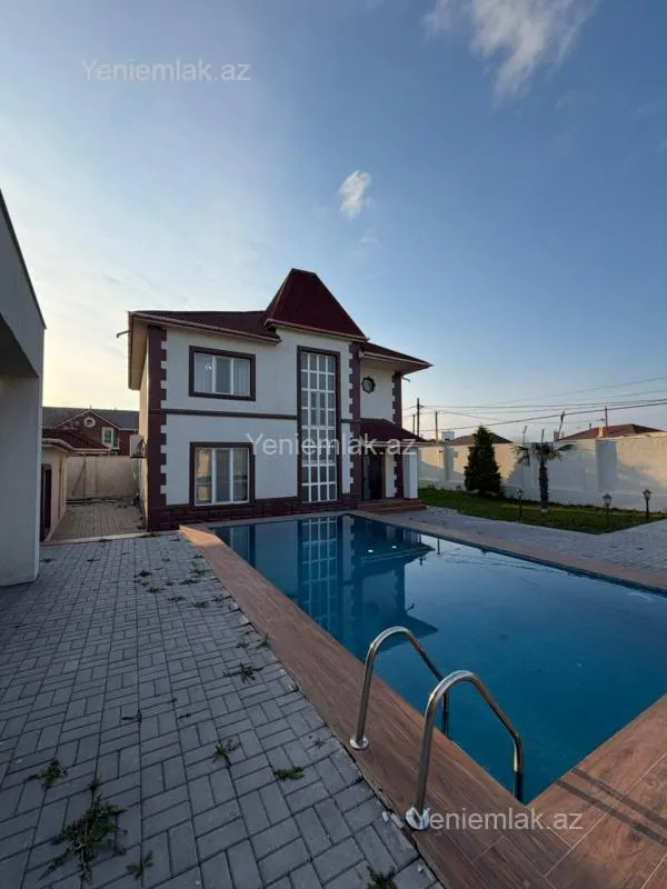 Satılır 6 otaqlı həyət evi 220 m²