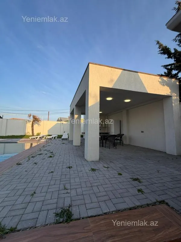 Satılır 6 otaqlı həyət evi 220 m²