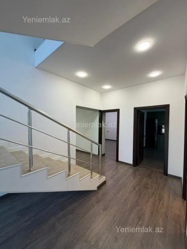 Satılır 6 otaqlı həyət evi 220 m²
