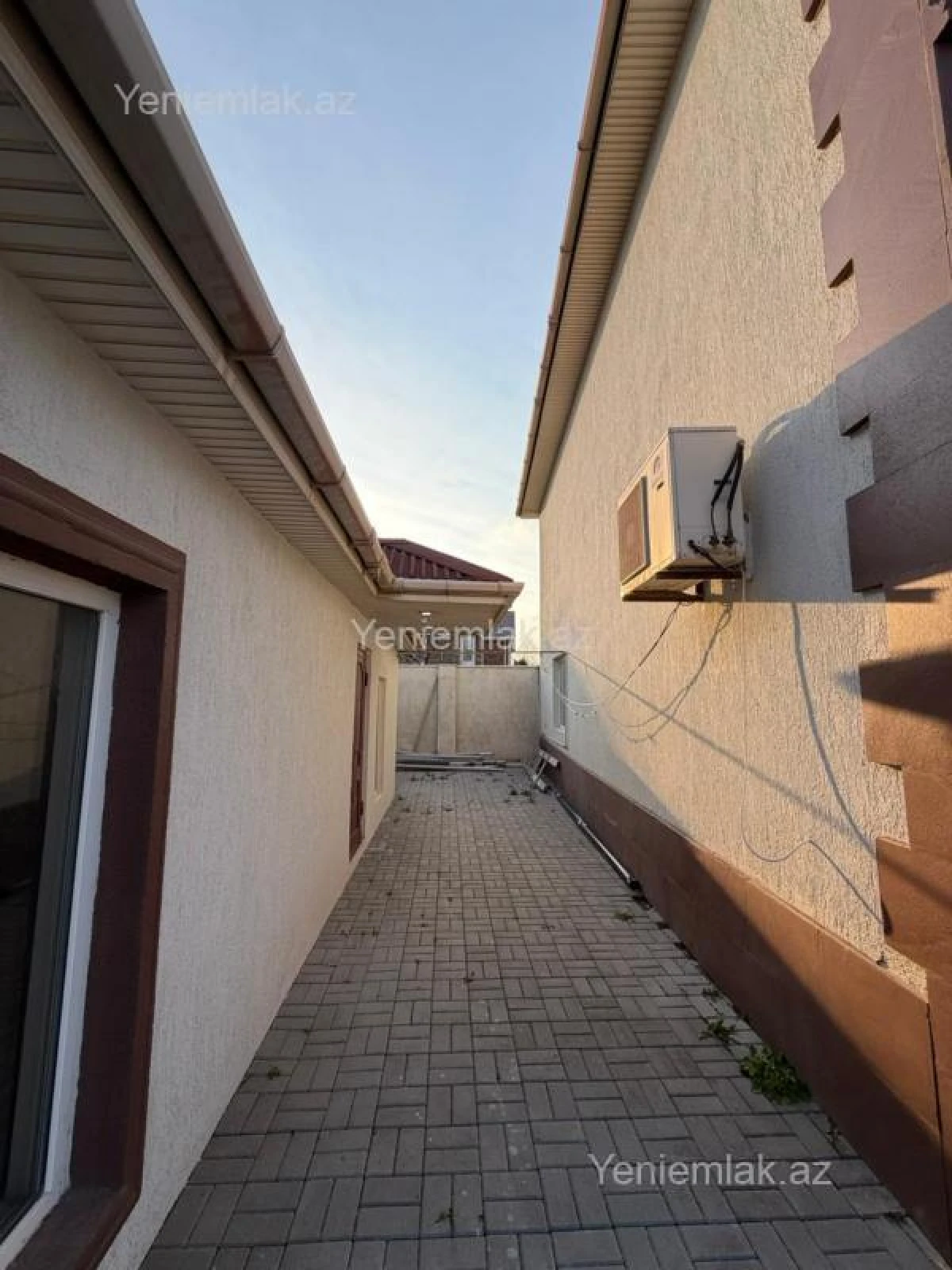 Satılır 6 otaqlı həyət evi 220 m²