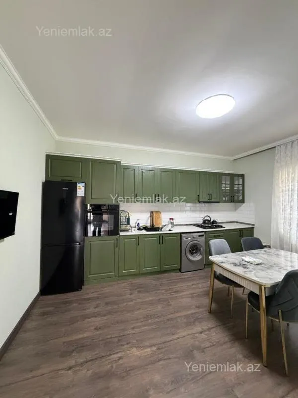 Satılır 6 otaqlı həyət evi 220 m²