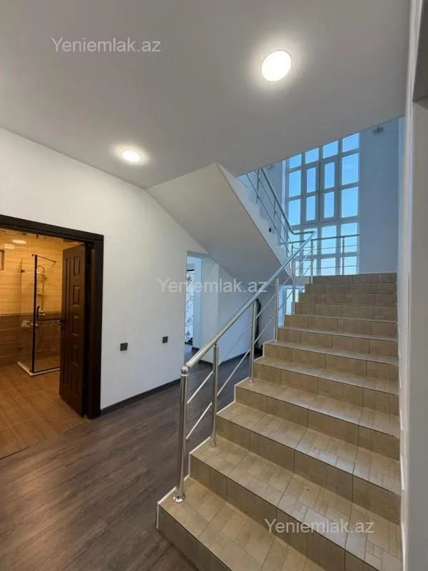 Satılır 6 otaqlı həyət evi 220 m²