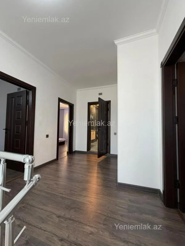 Satılır 6 otaqlı həyət evi 220 m²