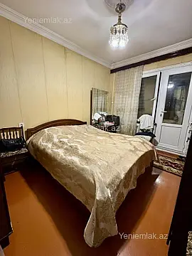 Satılır 4 otaqlı köhnə tikili 110 m²