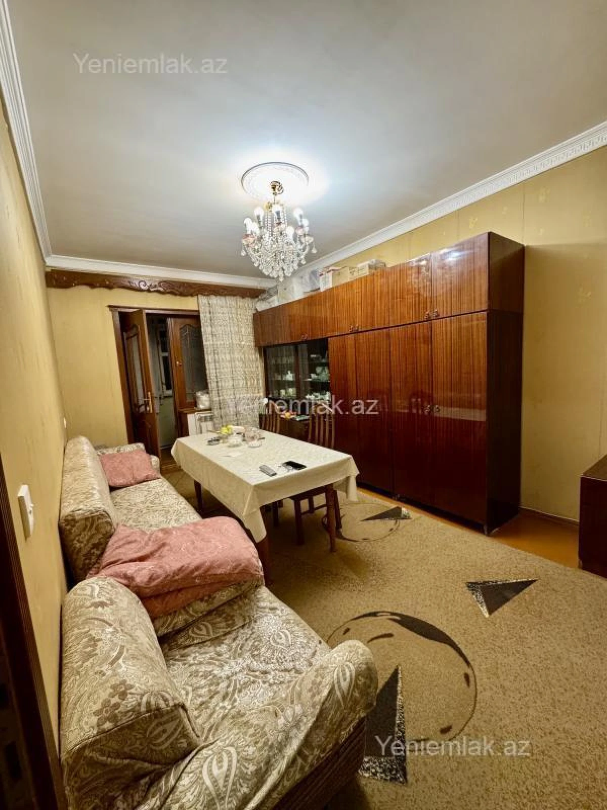 Satılır 4 otaqlı köhnə tikili 110 m²