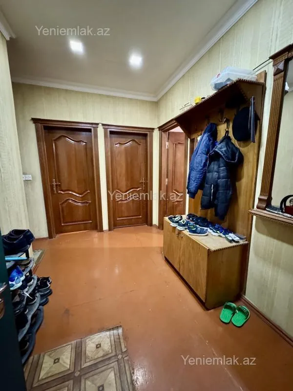 Satılır 4 otaqlı köhnə tikili 110 m²