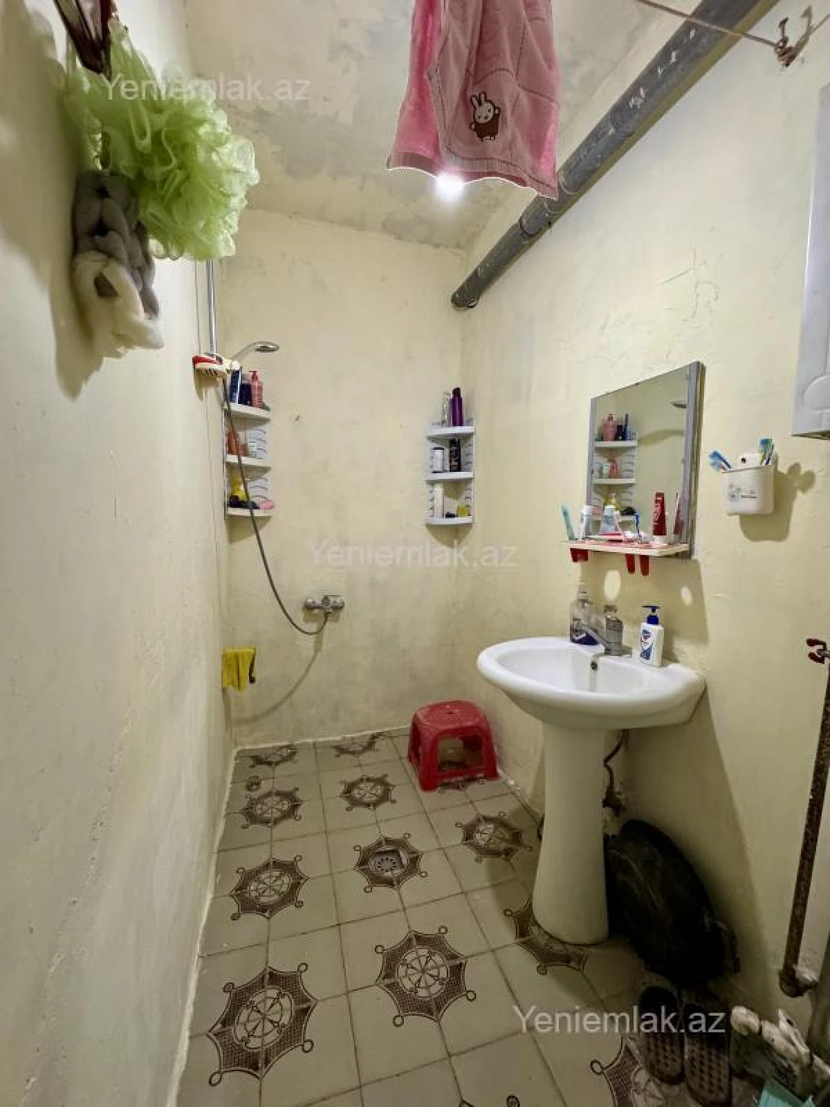 Satılır 4 otaqlı köhnə tikili 110 m²