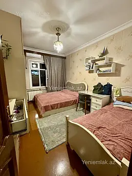 Satılır 4 otaqlı köhnə tikili 110 m²
