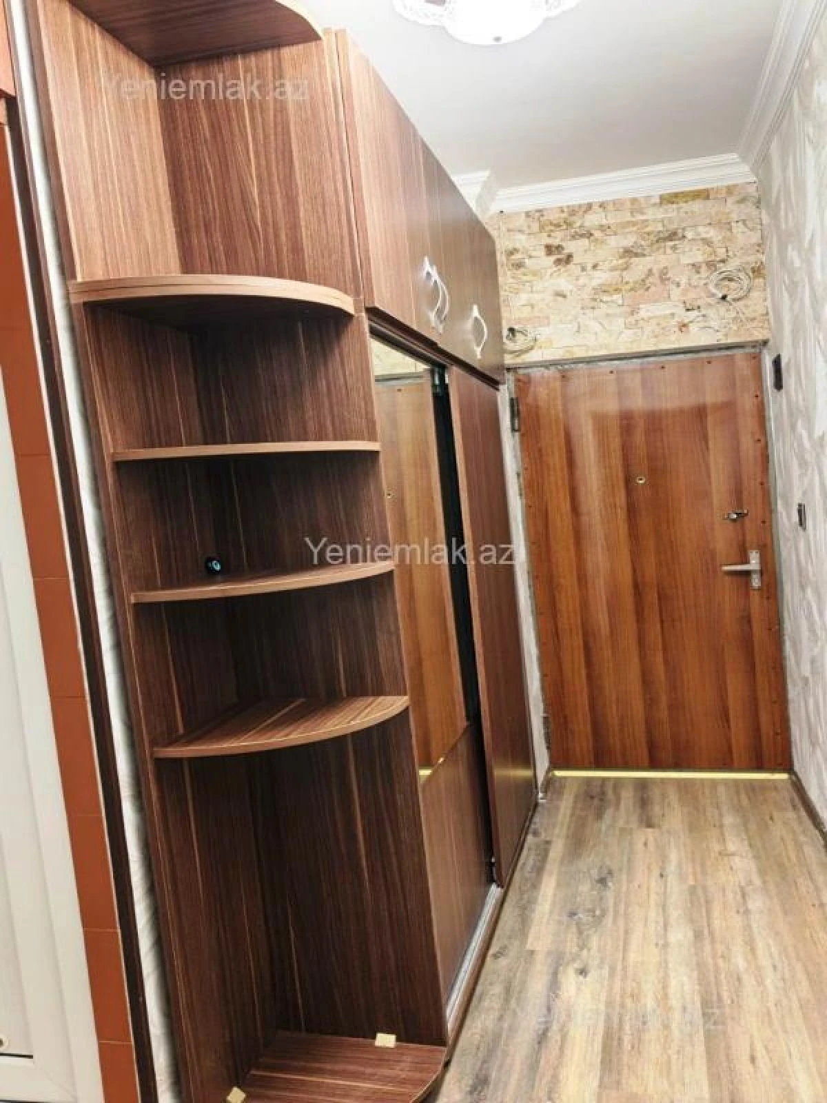 Satılır 1 otaqlı köhnə tikili 40 m²