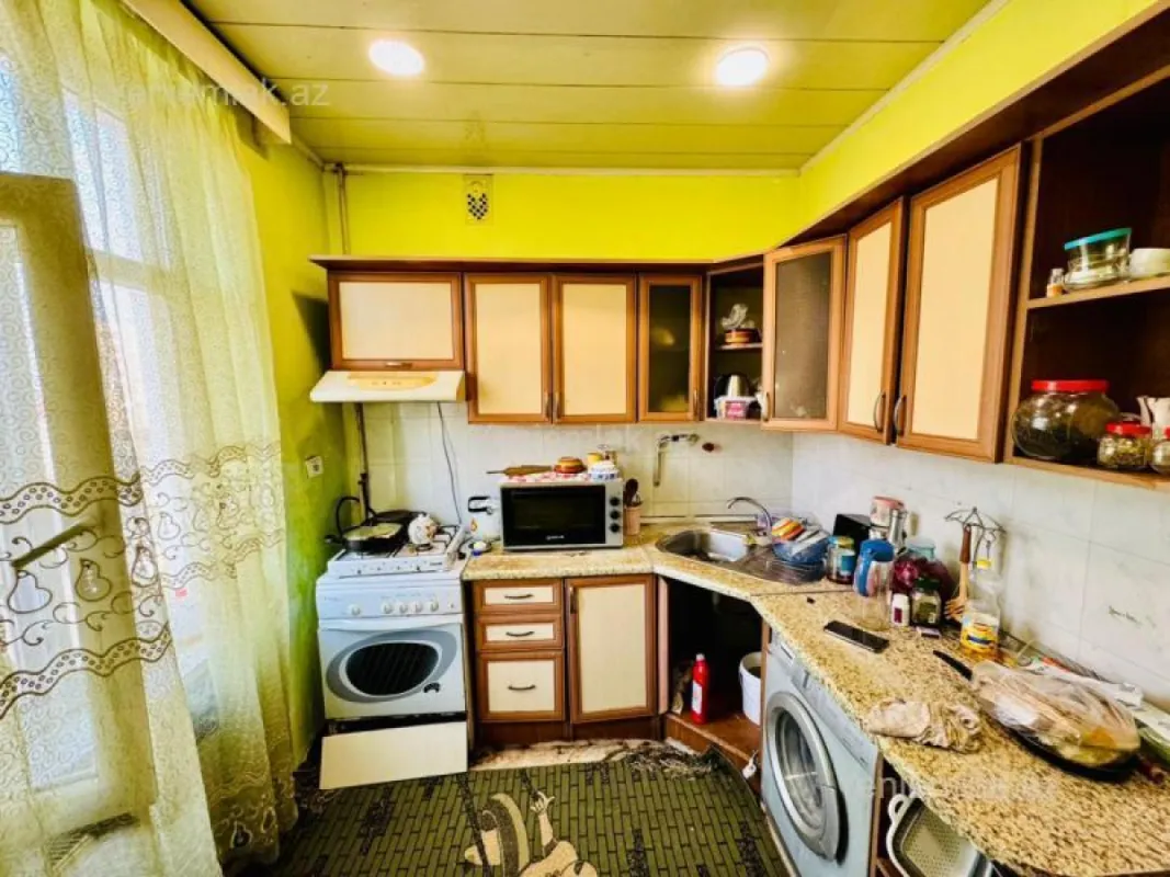 Satılır 2 otaqlı köhnə tikili 60 m²