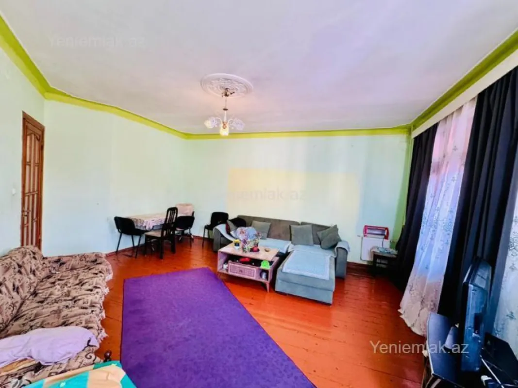 Satılır 2 otaqlı köhnə tikili 60 m²