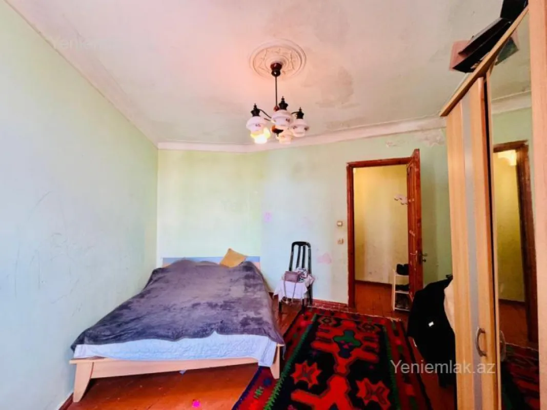 Satılır 2 otaqlı köhnə tikili 60 m²