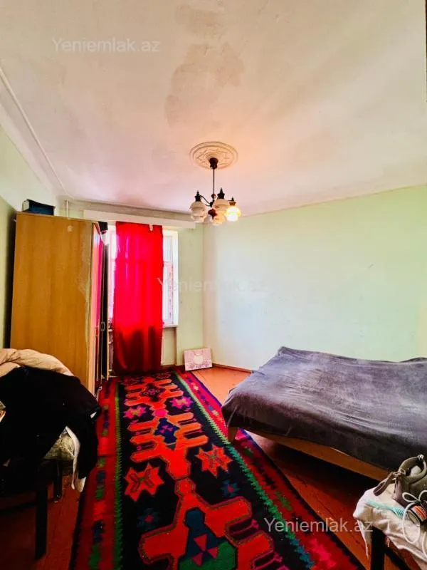 Satılır 2 otaqlı köhnə tikili 60 m²