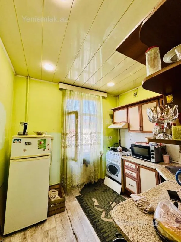 Satılır 2 otaqlı köhnə tikili 60 m²