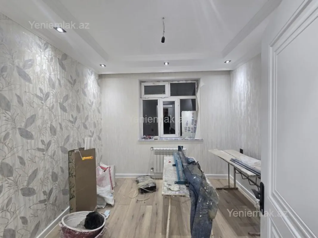 Satılır 3 otaqlı köhnə tikili 74 m²