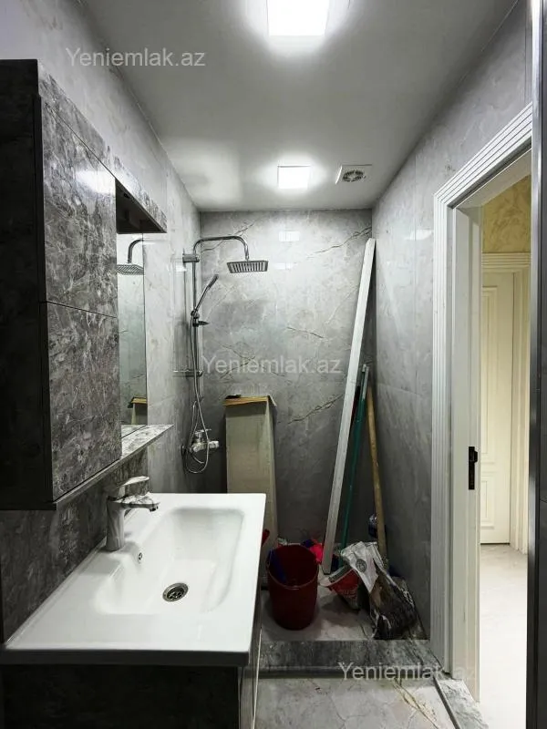 Satılır 1 otaqlı köhnə tikili 40 m²