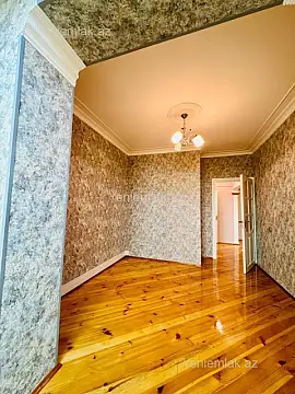 Satılır 3 otaqlı köhnə tikili 70 m²