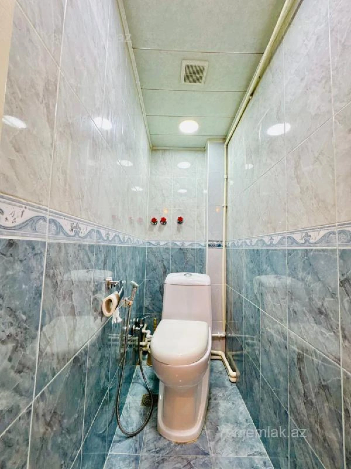 Satılır 3 otaqlı köhnə tikili 70 m²