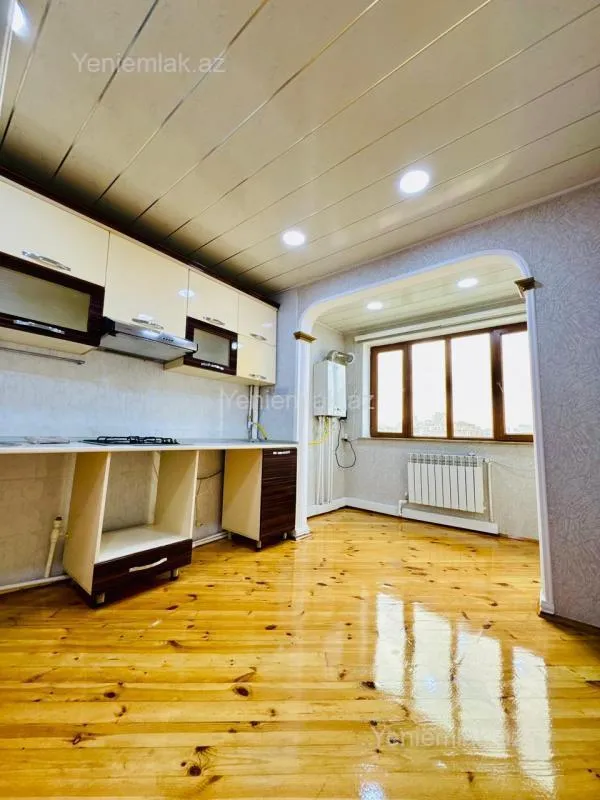 Satılır 3 otaqlı köhnə tikili 70 m²