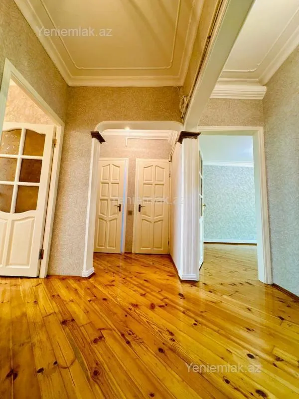 Satılır 3 otaqlı köhnə tikili 70 m²