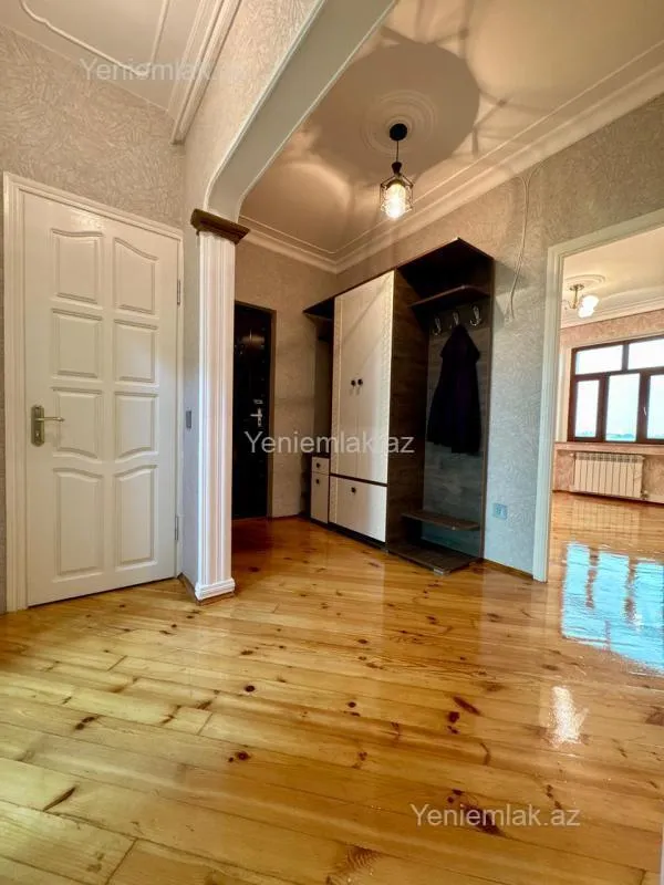 Satılır 3 otaqlı köhnə tikili 70 m²