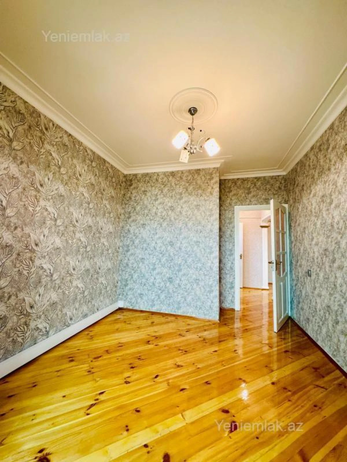 Satılır 3 otaqlı köhnə tikili 70 m²