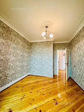 Satılır 3 otaqlı köhnə tikili 70 m²