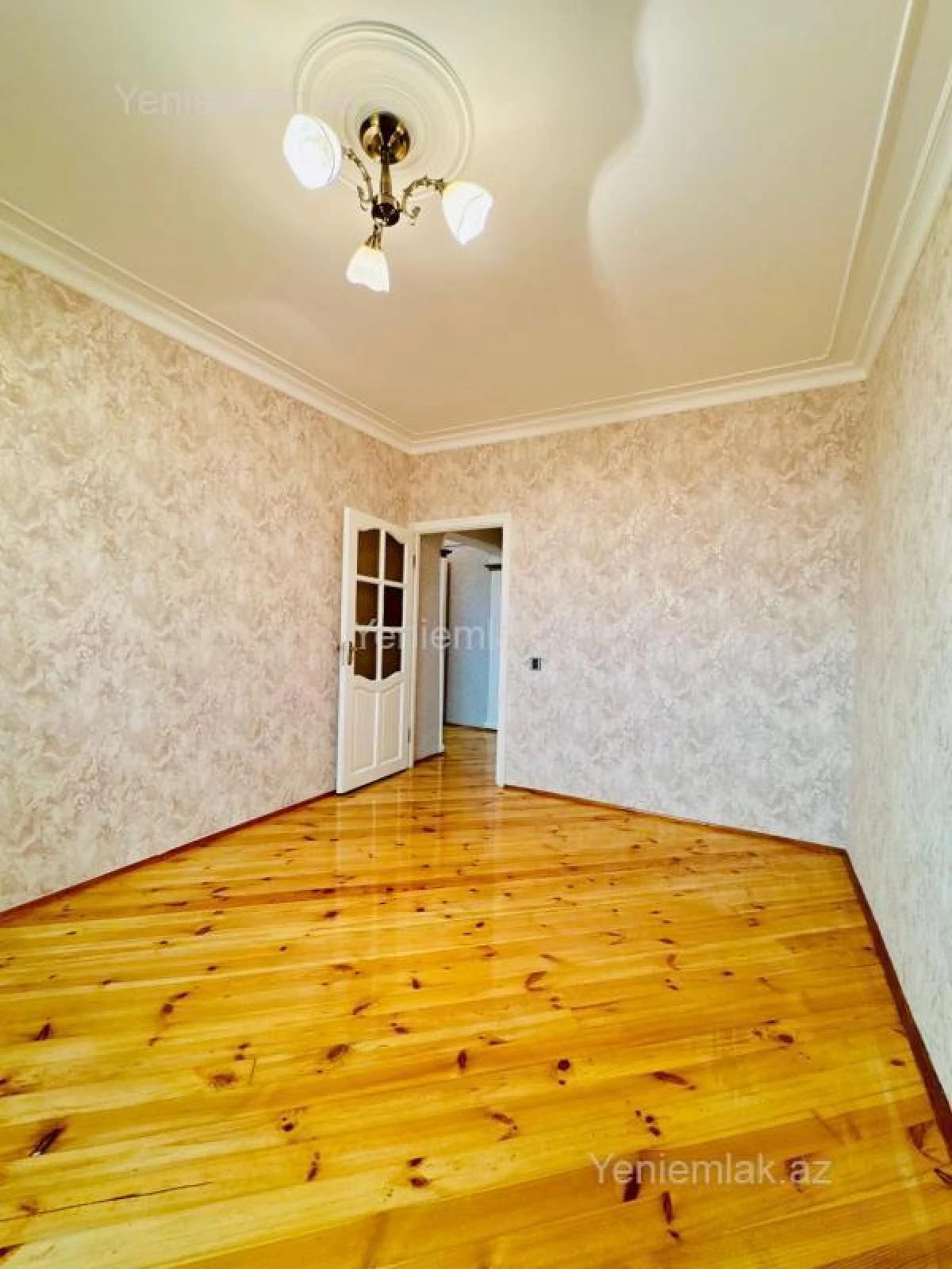 Satılır 3 otaqlı köhnə tikili 70 m²