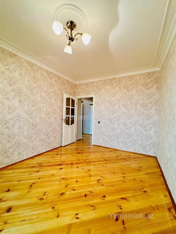 Satılır 3 otaqlı köhnə tikili 70 m²