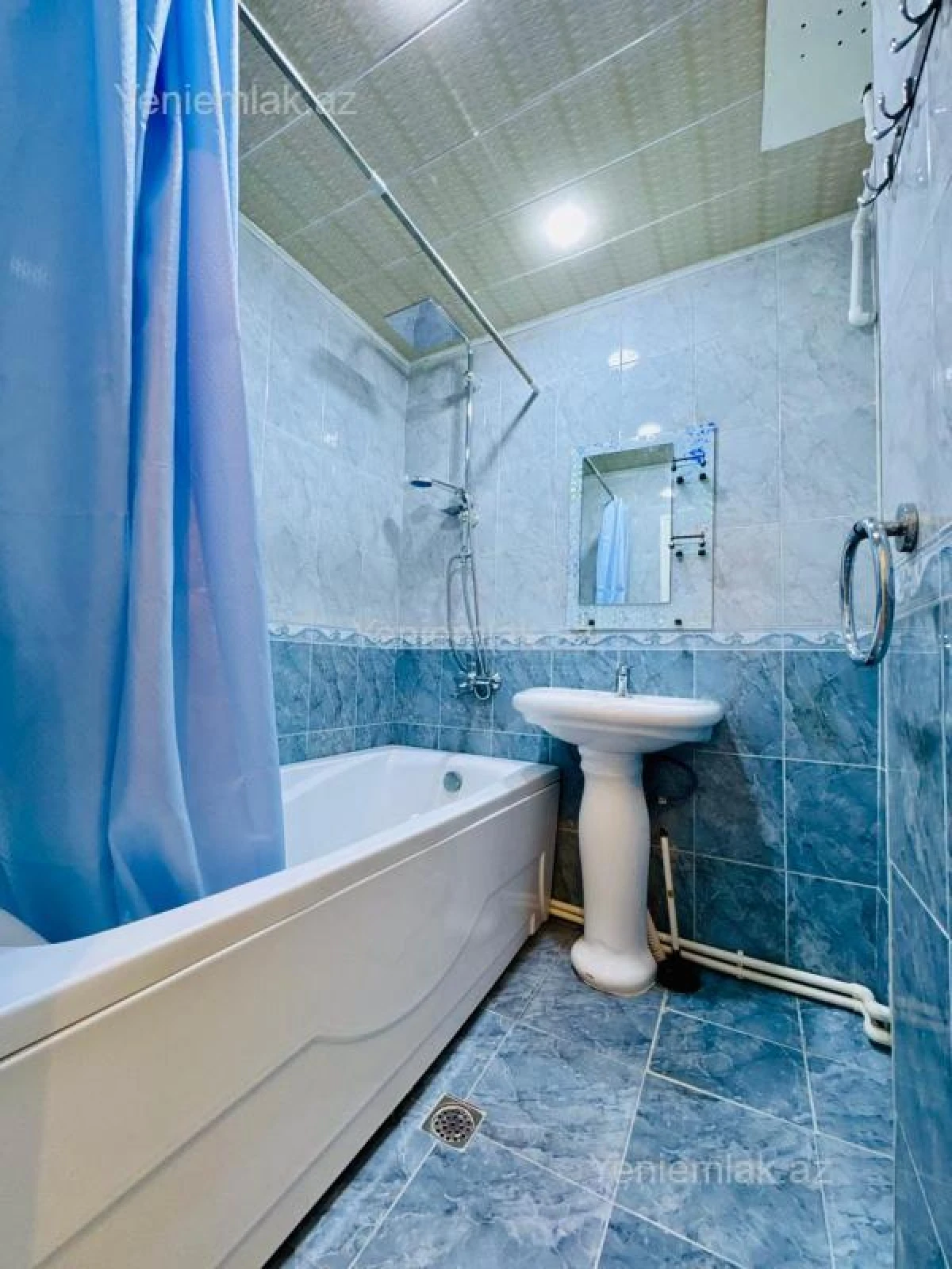 Satılır 3 otaqlı köhnə tikili 70 m²