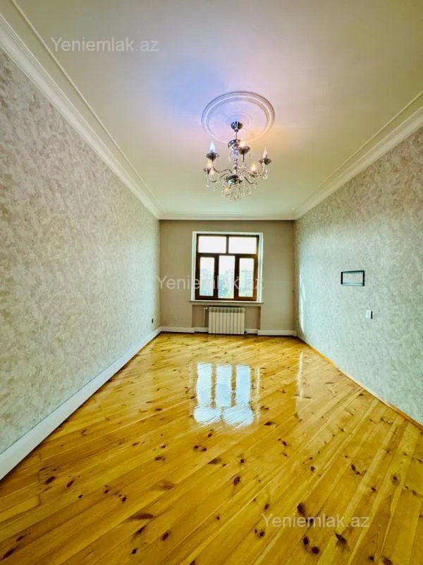 Satılır 3 otaqlı köhnə tikili 70 m²