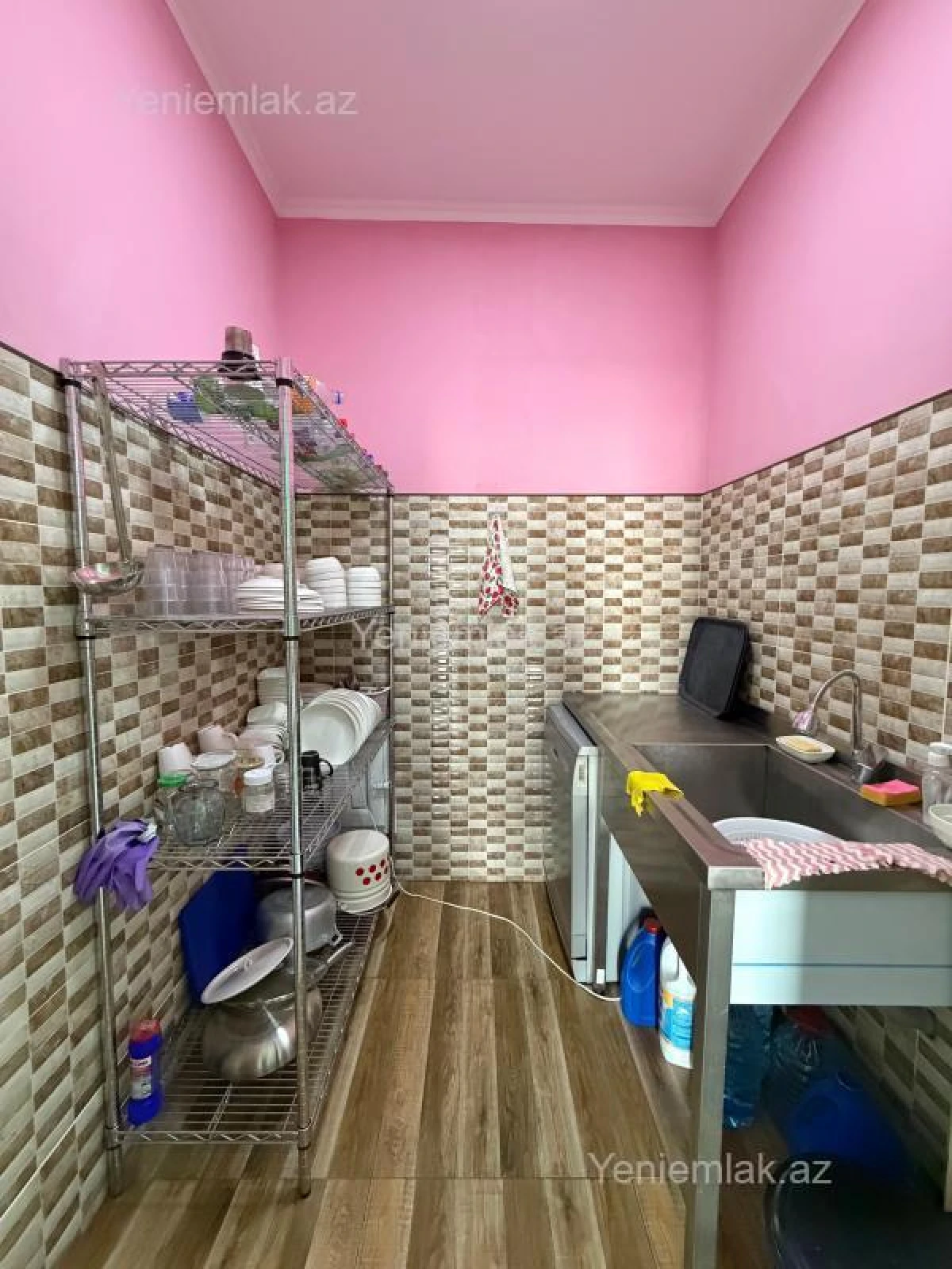 Satılır 10 otaqlı obyekt 500 m²