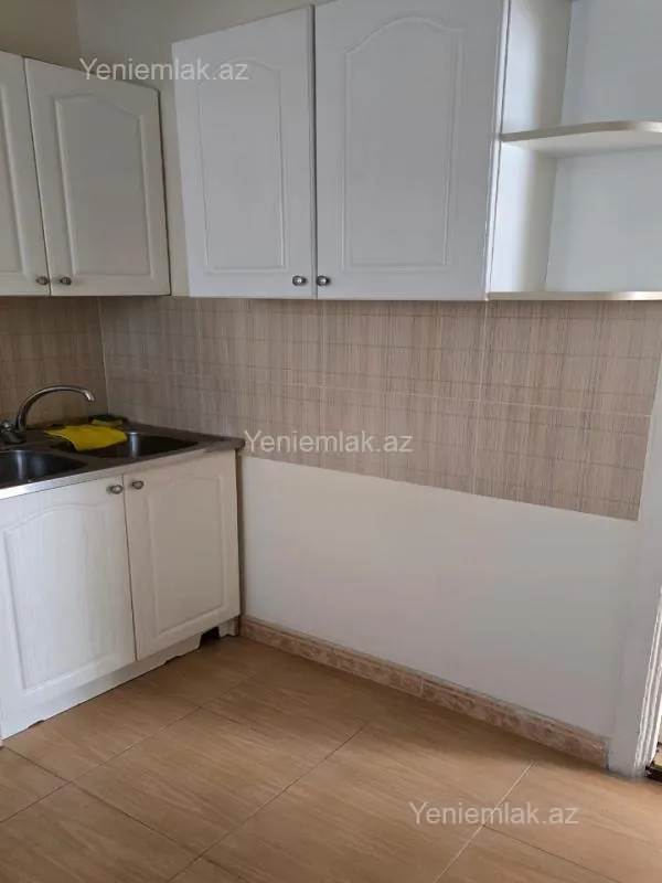 Satılır 2 otaqlı köhnə tikili 42 m²
