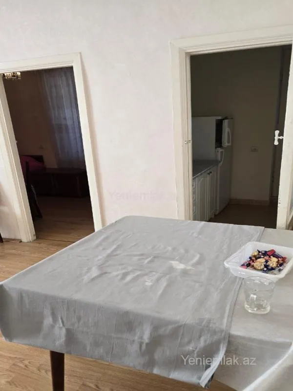 Satılır 2 otaqlı köhnə tikili 42 m²