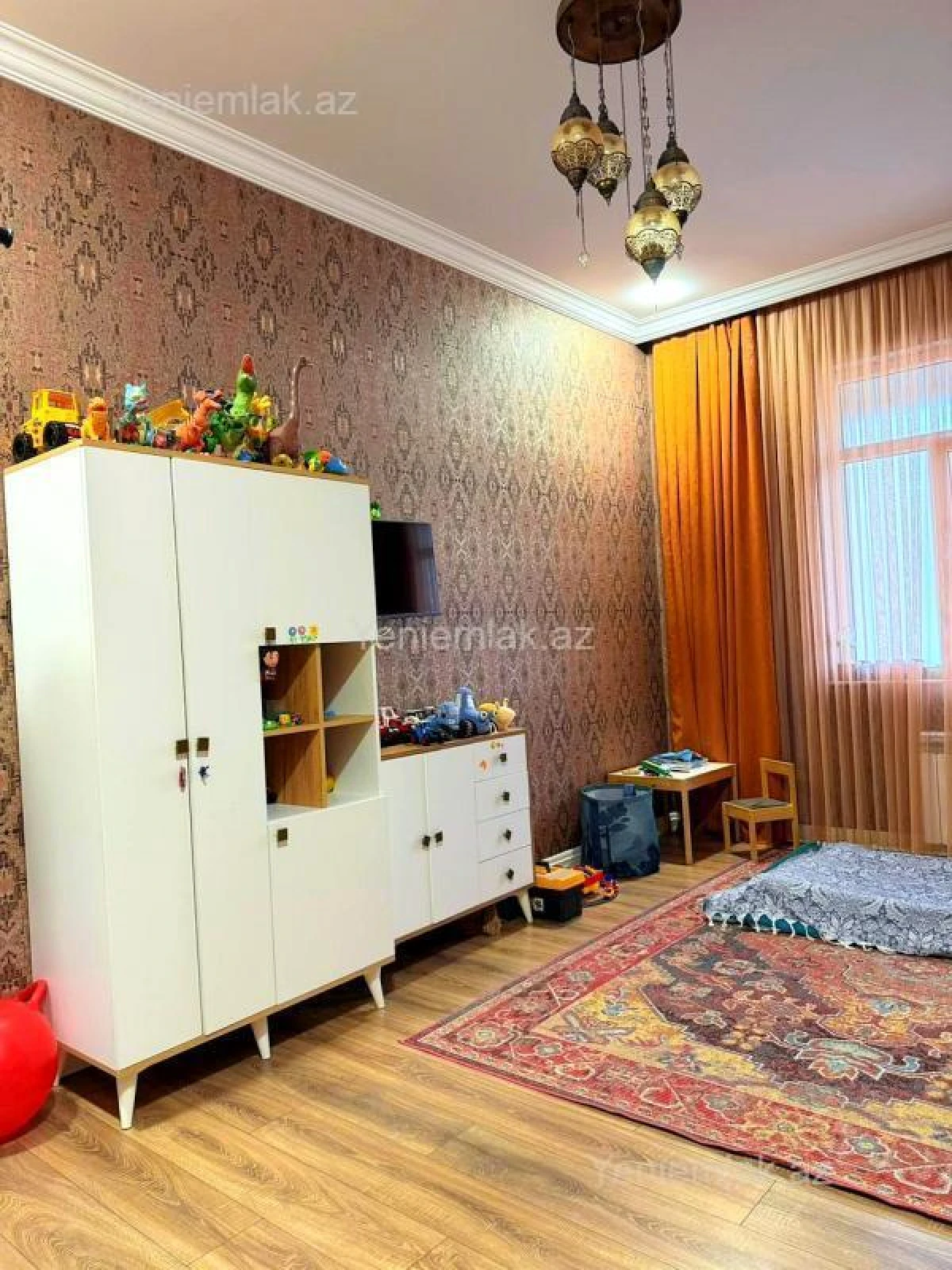 Satılır 4 otaqlı yeni tikili 160.5 m²