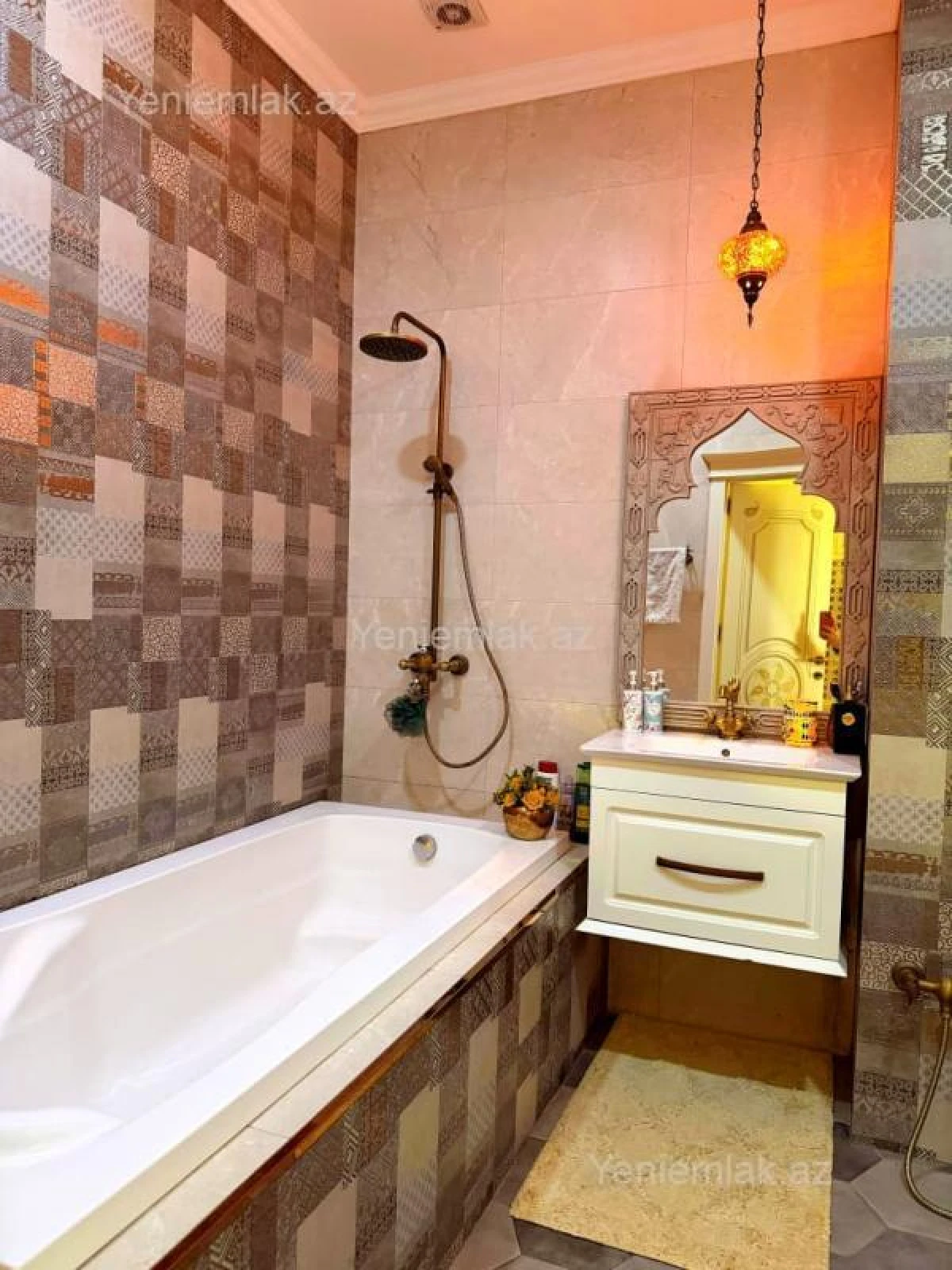 Satılır 4 otaqlı yeni tikili 160.5 m²