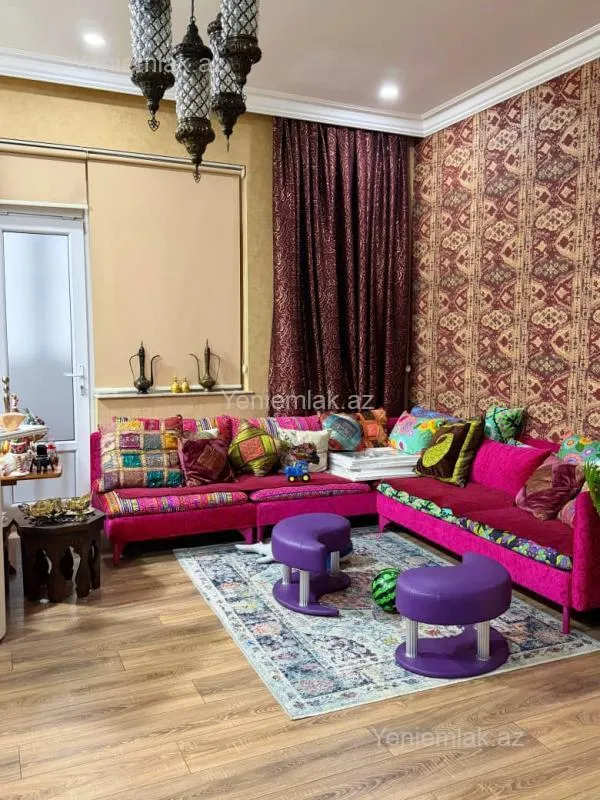 Satılır 4 otaqlı yeni tikili 160.5 m²