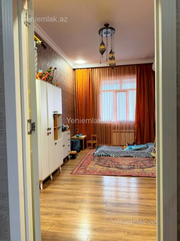 Satılır 4 otaqlı yeni tikili 160.5 m²