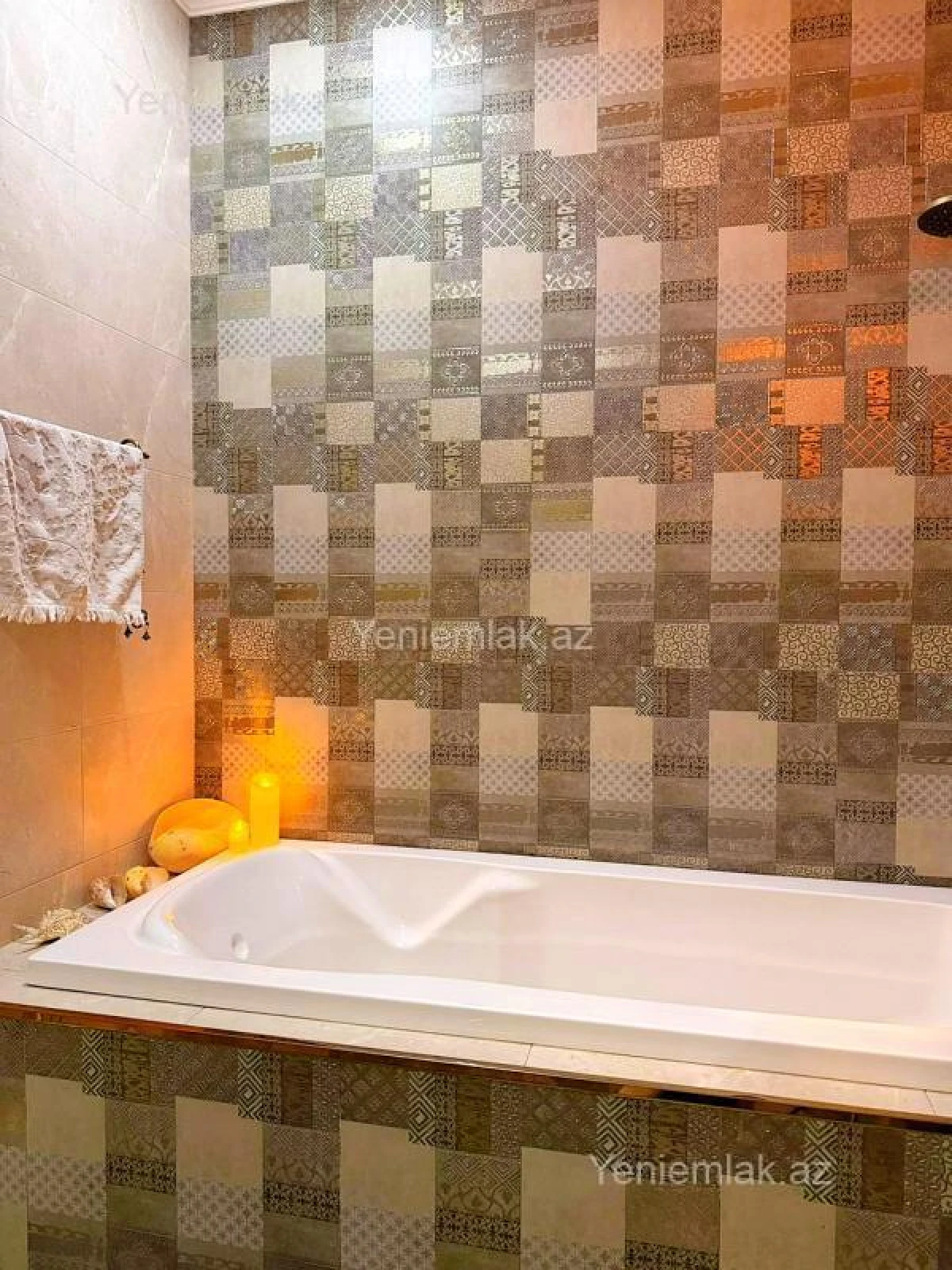 Satılır 4 otaqlı yeni tikili 160.5 m²