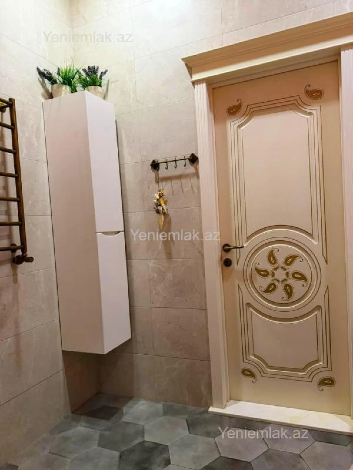 Satılır 4 otaqlı yeni tikili 160.5 m²