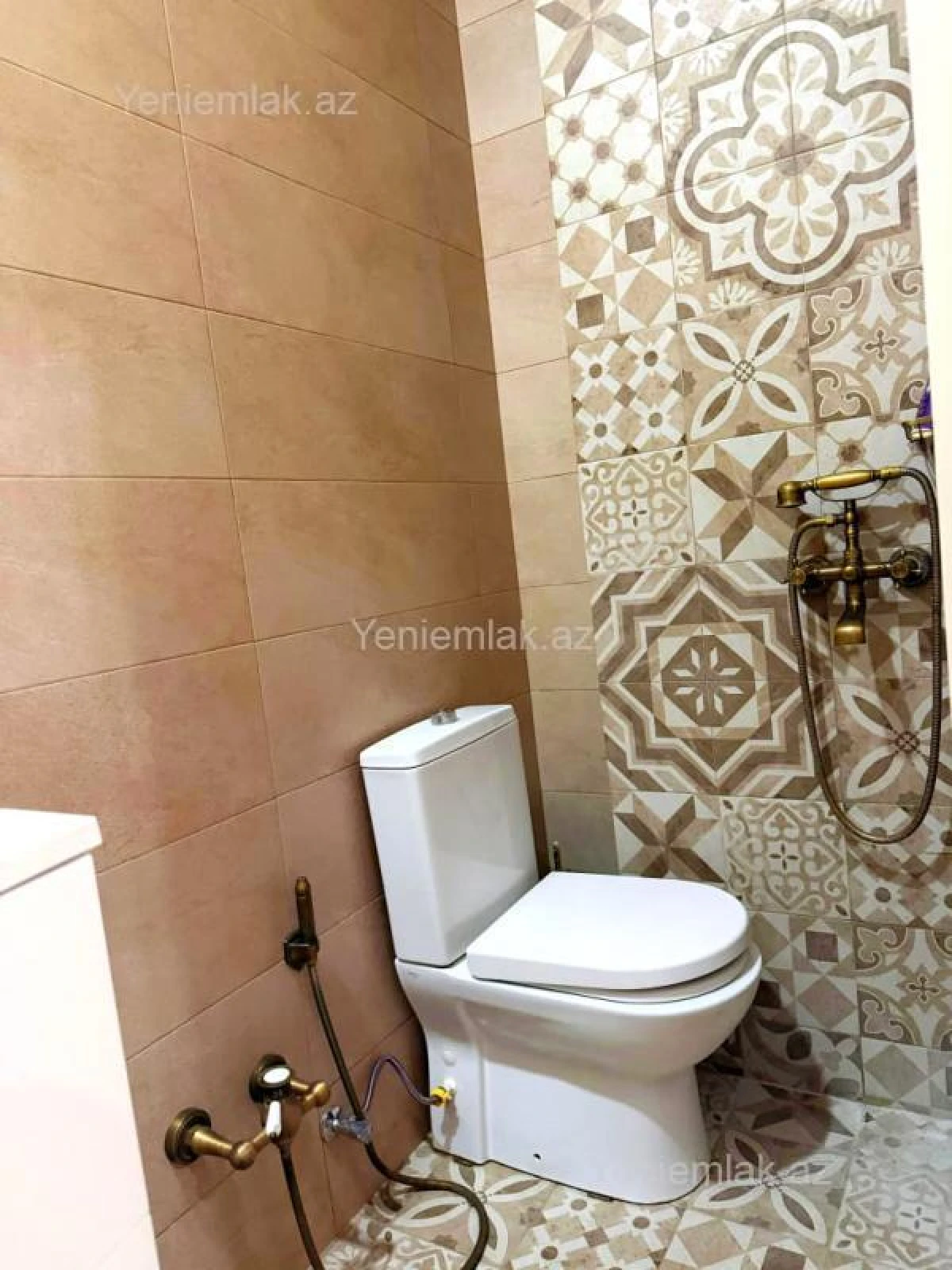 Satılır 4 otaqlı yeni tikili 160.5 m²