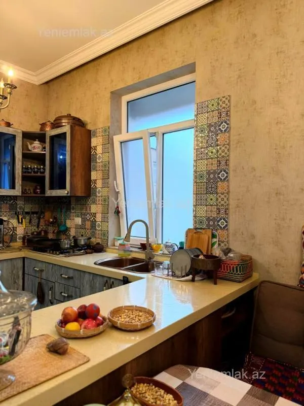 Satılır 4 otaqlı yeni tikili 160.5 m²