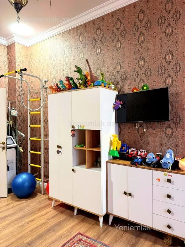 Satılır 4 otaqlı yeni tikili 160.5 m²