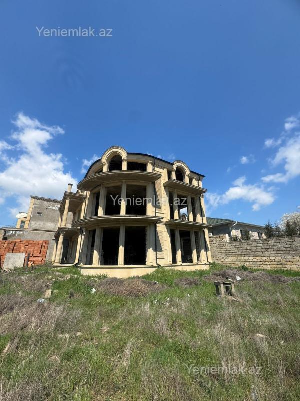 Satılır 6 otaqlı həyət evi 495 m²