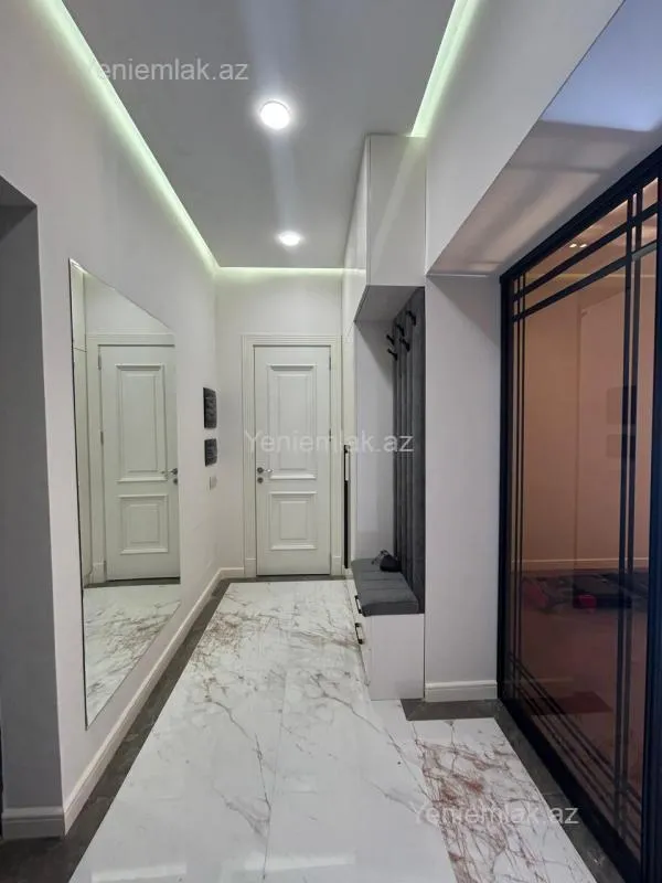 Satılır 2 otaqlı yeni tikili 68 m²