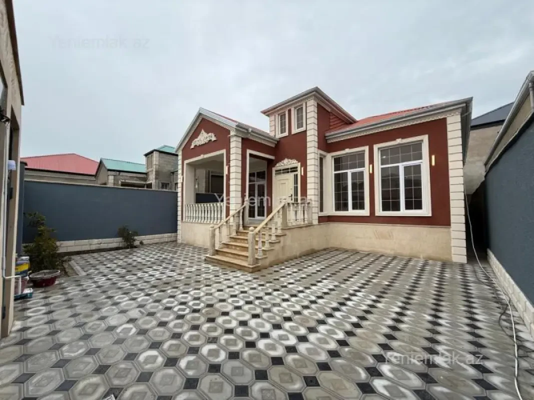 Satılır 4 otaqlı həyət evi 135 m²
