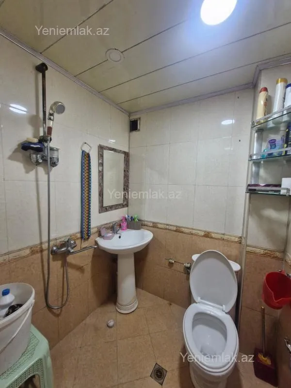 Satılır 3 otaqlı köhnə tikili 70 m²