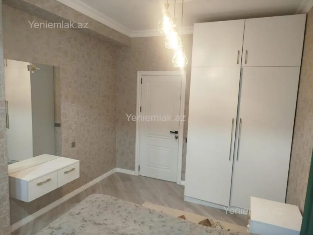 Satılır 3 otaqlı yeni tikili 81 m²